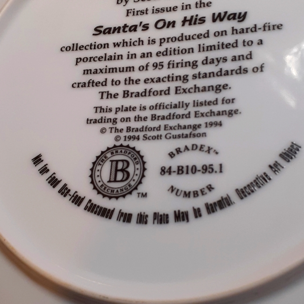 Santa Collectable Plate - Picture 9 of 10